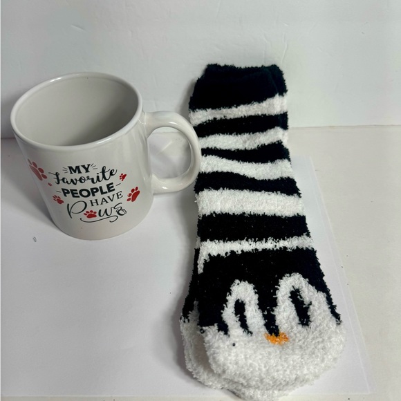 Pet mug and pair of fuzzy penguin socks. Adorable mug with paw prints & socks - Picture 2 of 7